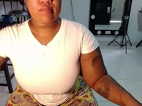 Snapshot of Sam_Blue chatting on 02-09-26, 04:00 Sam Blue online show from 02-09-26, 04:00