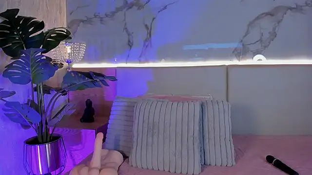 ValSmith  online show from 12-02-25, 03:45