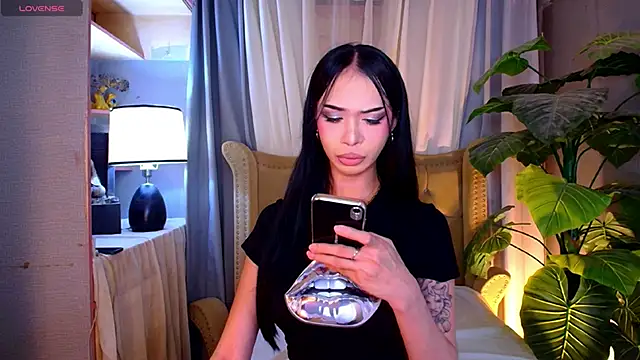 UrMassiveCockSabrinaOnTop online show from 01-13-26, 12:32