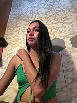 Snapshot of youryummybaby chatting on 02-05-26, 05:45 youryummybaby online show from 02-05-26, 05:45