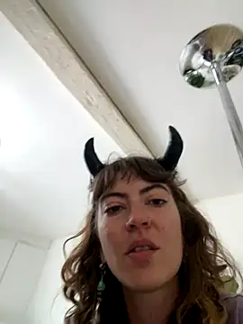 Snapshot of ClementineLapine chatting on 09-30-25, 03:28 ClementineLapine online show from 09-30-25, 03:28