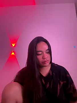 Snapshot of urasianlady chatting on 10-31-25, 01:12 urasianlady online show from 10-31-25, 01:12