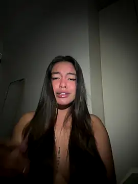 Snapshot of urasianlady chatting on 11-13-25, 12:37 urasianlady online show from 11-13-25, 12:37