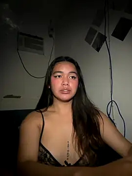 Snapshot of urasianlady chatting on 11-18-25, 06:01 urasianlady online show from 11-18-25, 06:01