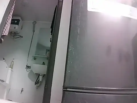 Snapshot of -Luxury chatting on 12-20-25, 05:20 -Luxury online show from 12-20-25, 05:20