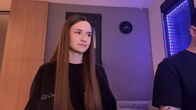 Snapshot of TenDouble chatting on 11-24-25, 09:47 TenDouble online show from 11-24-25, 09:47