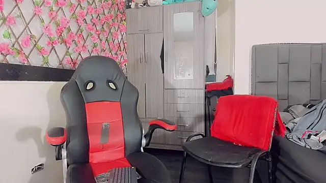 Snapshot of thiara_veky chatting on 12-14-25, 03:17 thiara veky online show from 12-14-25, 03:17