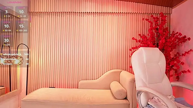 NicoleCrawft online show from 10-31-25, 12:44