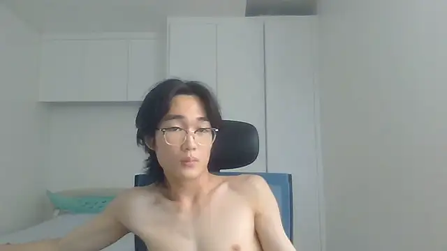 Snapshot of imurboy chatting on 07-20-26, 05:00 imurboy online show from 07-20-26, 05:00