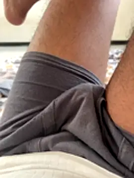 Snapshot of shreyas79 chatting on 12-17-25, 09:37 shreyas79 online show from 12-17-25, 09:37