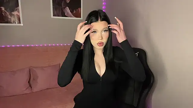 Snapshot of mistress_of_hearts chatting on 09-26-25, 05:44 mistress of hearts online show from 09-26-25, 05:44