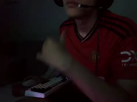 Snapshot of boyhigh1997 chatting on 09-15-25, 10:37 boyhigh1997 online show from 09-15-25, 10:37