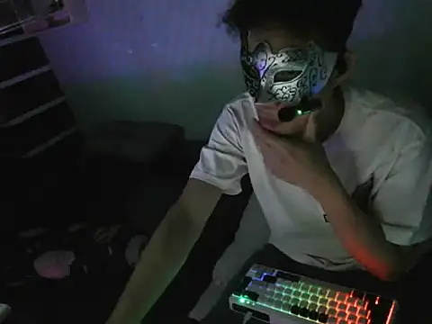 Snapshot of boyhigh1997 chatting on 10-28-25, 02:53 boyhigh1997 online show from 10-28-25, 02:53