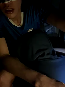 Snapshot of boyhigh1997 chatting on 12-15-25, 07:29 boyhigh1997 online show from 12-15-25, 07:29