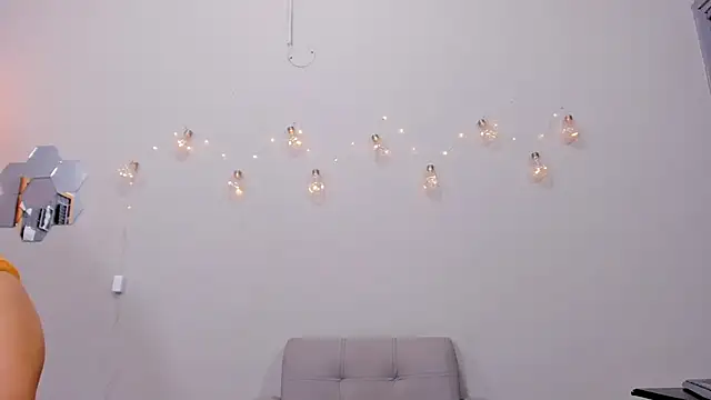 Snapshot of alianim chatting on 10-17-25, 07:16 alianim online show from 10-17-25, 07:16