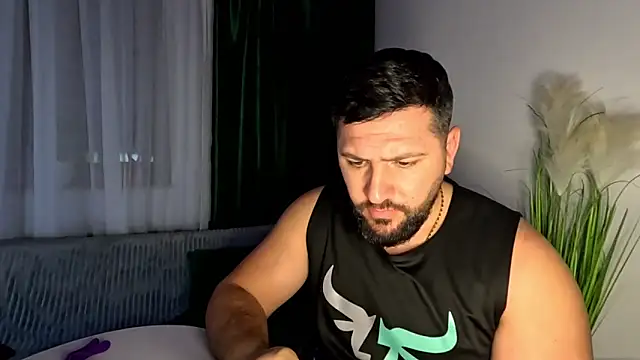 Gold Alpha Boy online show from 01-16-26, 08:24