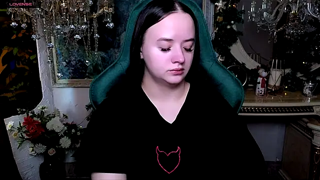 Snapshot of LaraBenson_ chatting on 01-15-26, 07:13 LaraBenson online show from 01-15-26, 07:13