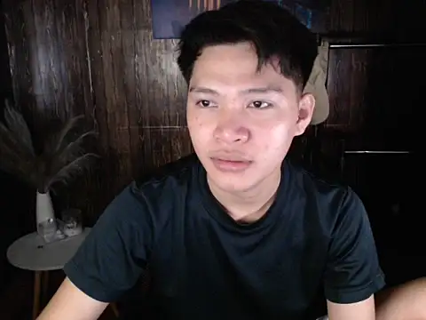 Snapshot of Helleron chatting on 11-25-25, 03:56 Helleron online show from 11-25-25, 03:56