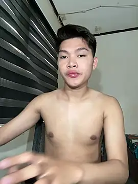 Snapshot of Helleron chatting on 03-18-26, 08:50 Helleron online show from 03-18-26, 08:50