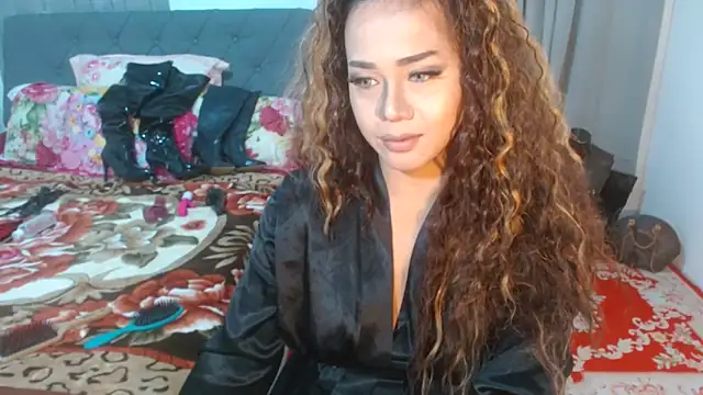 Snapshot of Lustfulcassy chatting on 09-27-25, 12:26 Lustfulcassy online show from 09-27-25, 12:26