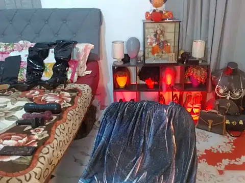 Snapshot of Lustfulcassy chatting on 11-04-25, 12:43 Lustfulcassy online show from 11-04-25, 12:43