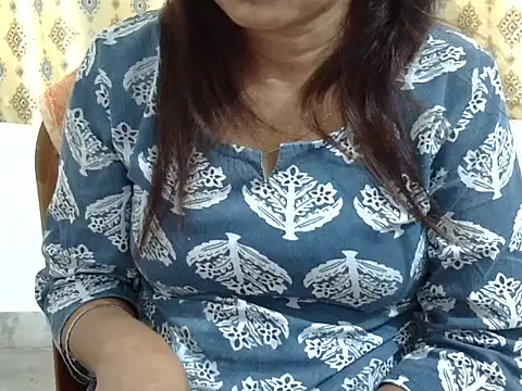 Snapshot of CHAMELI4747 chatting on 06-06-26, 08:41 CHAMELI4747 online show from 06-06-26, 08:41