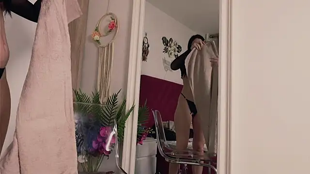 Snapshot of Ali_yv chatting on 11-22-25, 07:07 Ali yv online show from 11-22-25, 07:07