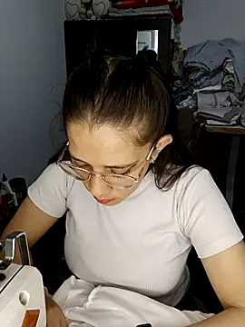 Isabella5 Brown  online show from 12-02-25, 04:24