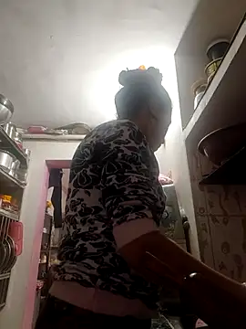 Snapshot of ISHANI-SINGH chatting on 02-02-26, 03:05 ISHANI-SINGH online show from 02-02-26, 03:05