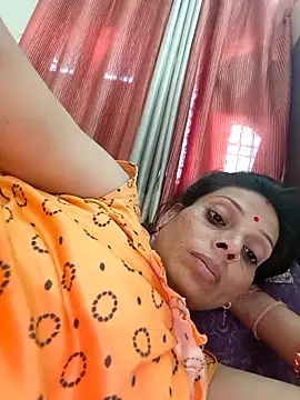 Snapshot of ISHANI-SINGH chatting on 04-21-26, 12:11 ISHANI-SINGH online show from 04-21-26, 12:11