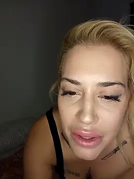 Snapshot of hacheacca chatting on 11-13-25, 10:52 hacheacca online show from 11-13-25, 10:52