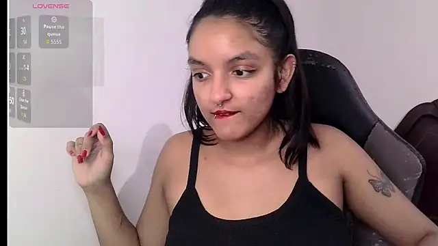 Snapshot of Ari_20_ chatting on 10-22-25, 08:30 Ari 20 online show from 10-22-25, 08:30