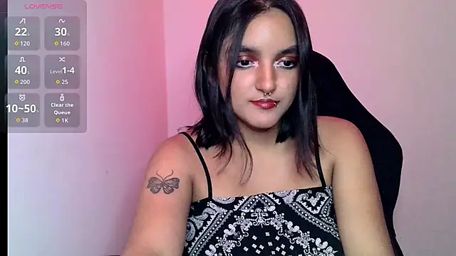 Snapshot of Ari_20_ chatting on 11-18-25, 12:27 Ari 20 online show from 11-18-25, 12:27