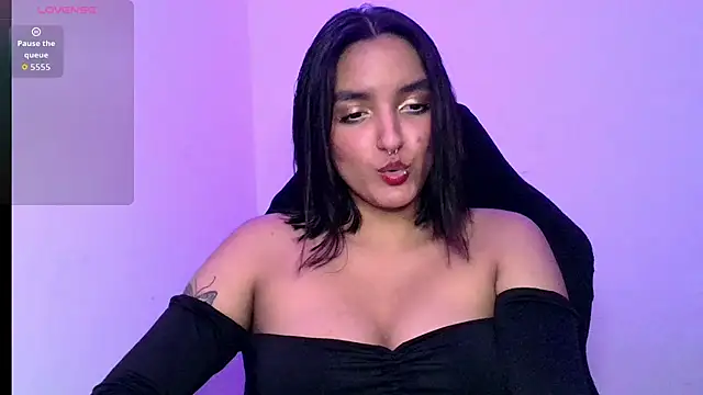 Snapshot of Ari_20_ chatting on 11-19-25, 08:42 Ari 20 online show from 11-19-25, 08:42