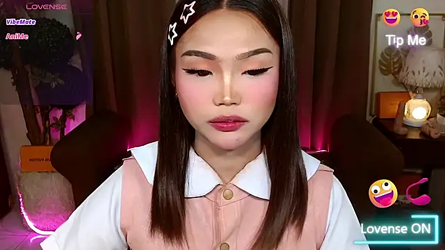 Snapshot of _MaxcineMalkova_ chatting on 12-02-25, 12:54 MaxcineMalkova online show from 12-02-25, 12:54