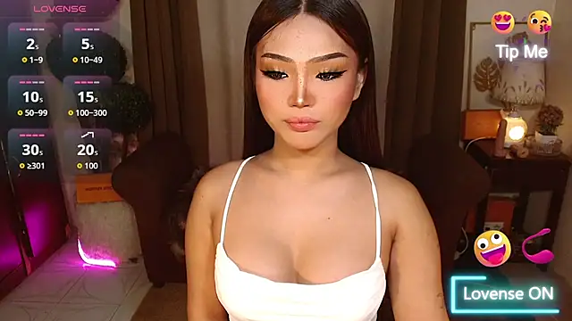 Snapshot of _MaxcineMalkova_ chatting on 12-16-25, 04:12 MaxcineMalkova online show from 12-16-25, 04:12