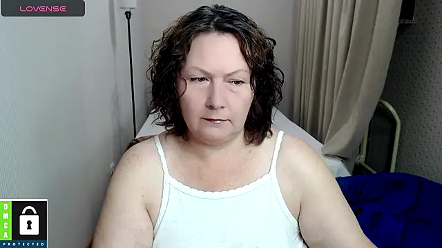 Snapshot of milf_hornys chatting on 09-26-25, 04:44 milf hornys online show from 09-26-25, 04:44