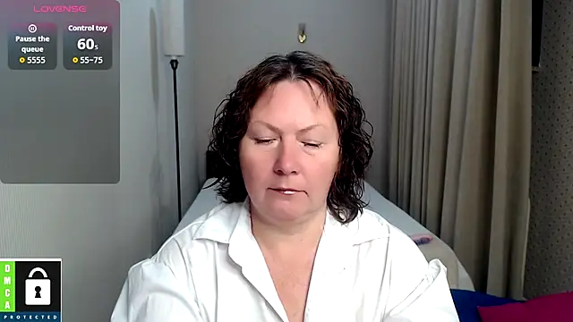 Snapshot of milf_hornys chatting on 09-28-25, 04:23 milf hornys online show from 09-28-25, 04:23