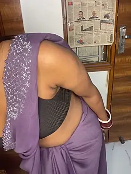 Snapshot of mickle_james chatting on 03-05-26, 06:59 mickle james online show from 03-05-26, 06:59