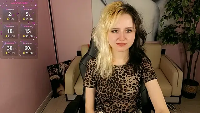 girl next doorr online show from 03-06-26, 01:07