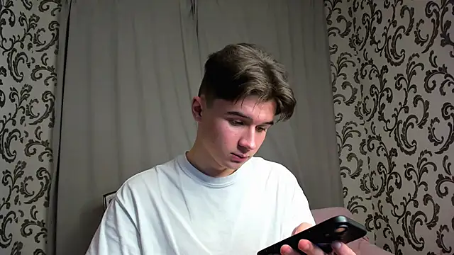 Snapshot of SherlockMax chatting on 09-09-25, 03:00 SherlockMax online show from 09-09-25, 03:00