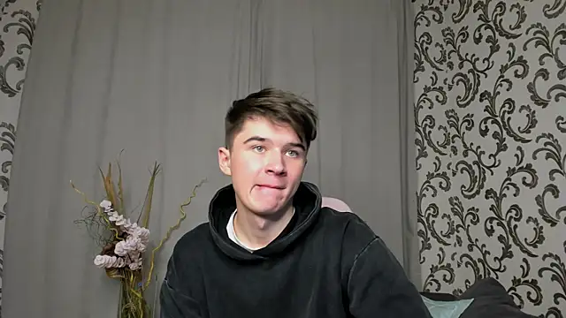 Snapshot of SherlockMax chatting on 09-16-25, 04:08 SherlockMax online show from 09-16-25, 04:08