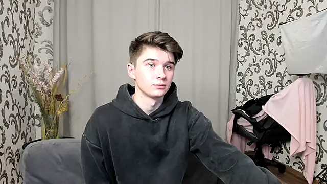 Snapshot of SherlockMax chatting on 09-26-25, 04:44 SherlockMax online show from 09-26-25, 04:44