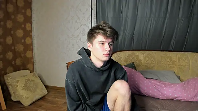 Snapshot of SherlockMax chatting on 10-15-25, 06:41 SherlockMax online show from 10-15-25, 06:41