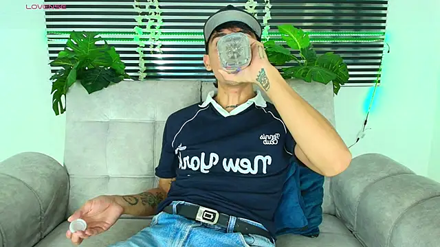 CamiiGuzmanX online show from 01-17-26, 09:07