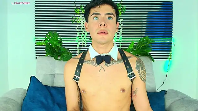 CamiiGuzmanX online show from 02-06-26, 08:56