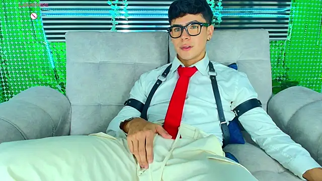 CamiiGuzmanX online show from 03-27-26, 09:36