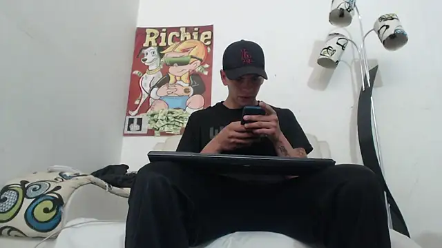 Thomasjons  online show from 11-12-25, 03:01