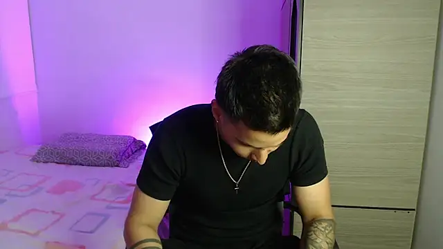 Snapshot of valentinosex1 chatting on 11-25-25, 09:26 valentinosex1 online show from 11-25-25, 09:26