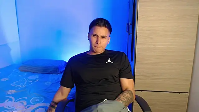 valentinosex1 online show from 01-13-26, 12:05